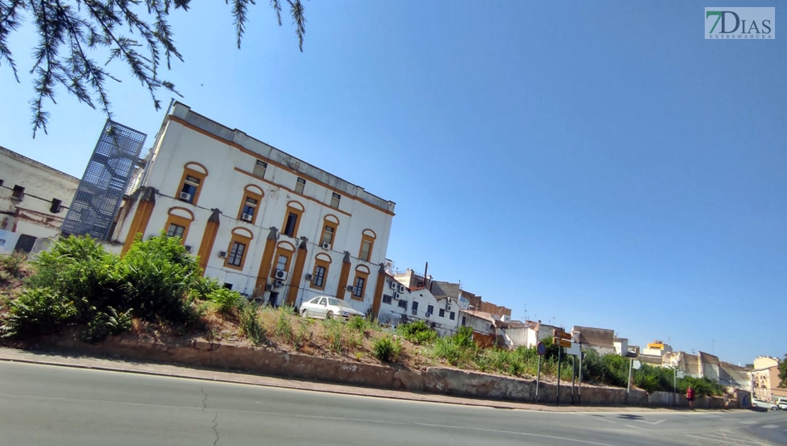 Nueva denuncia por la falta de aparcamiento en la ciudad de Badajoz