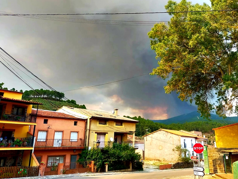 Espeluznantes imágenes del incendio de Las Hurdes