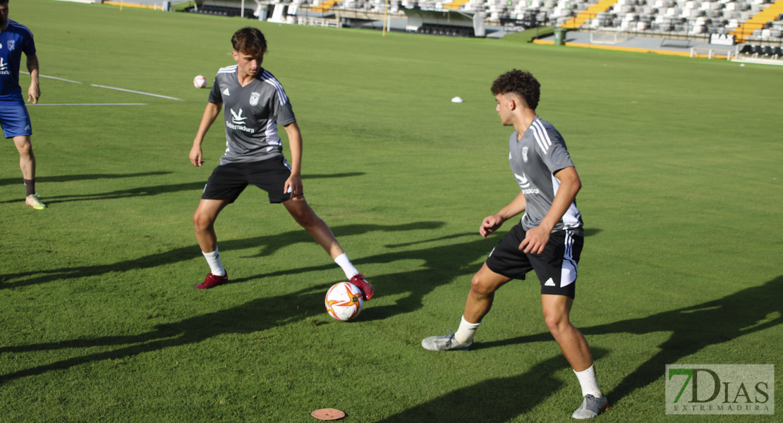 Imágenes del inicio de la pretemporada del CD. Badajoz