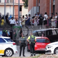 Un amplio dispositivo policial se desplaza hasta la barriada pacense de Los Colorines