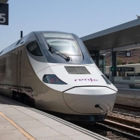 Reunión entre la Junta, Adif y Renfe por la problemática con el nuevo tren extremeño