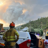 El 112 hace varias recomendaciones de seguridad a los vecinos evacuados por los incendios