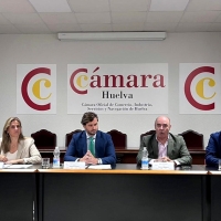 La Cámara de Badajoz contacta a empresas extremeñas con el Puerto de Huelva
