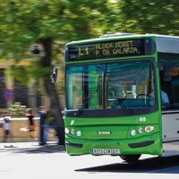 Los autobuses urbanos triunfan entre los jóvenes cacereños con la nueva iniciativa