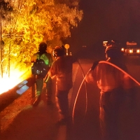 El incendio de Monfragüe duplica la superficie quemada esta noche