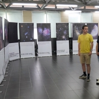 La exposición 'Apuntar más lejos' acerca a los ciudadanos el cielo nocturno extremeño