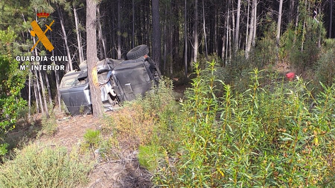 Muere un bombero forestal en accidente de tráfico en Extremadura