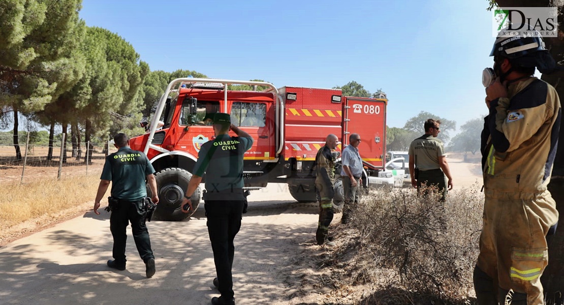 Un incendio sorprende a los vecinos del Coto del Manantío