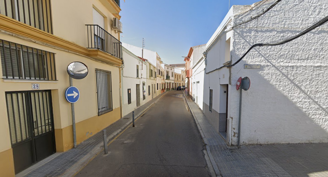 Grave incendio de madrugada en una casa de Villanueva de la Serena