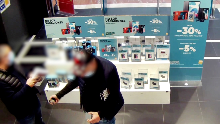 Detenidos por robar en un centro comercial Detenidos por robar en un centro comercial