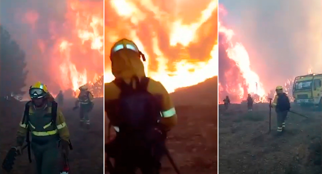 Impactantes imágenes. Los bomberos huyen de las llamas en el norte extremeño