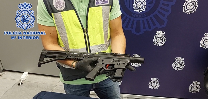 La Policía Nacional interviene un subfusil AR9