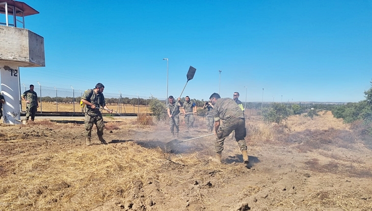Bomberos del CPEI preparan a militares extremeños para actuar en incendios forestales