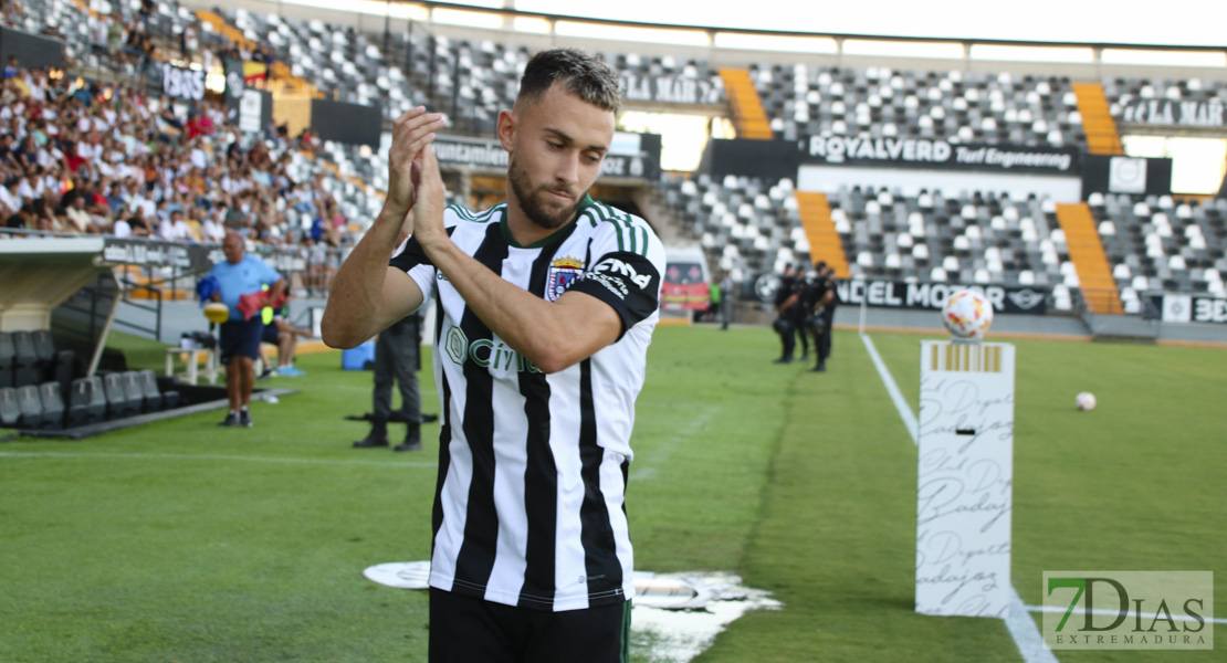 Imágenes de la presentación de la nueva plantilla del CD. Badajoz