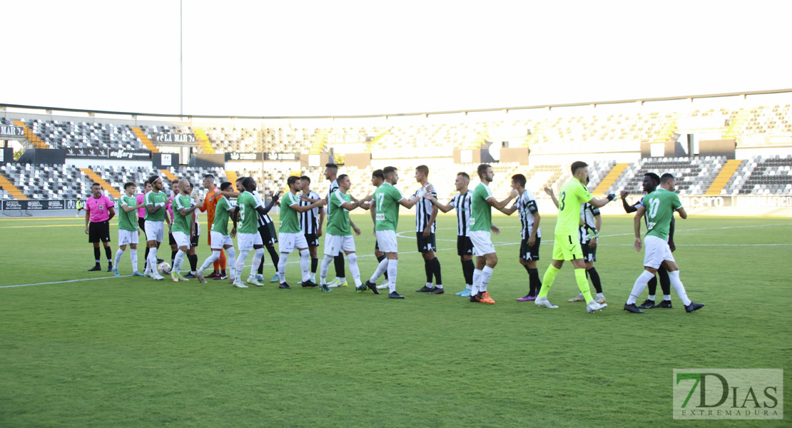 Imágenes del partido de presentación del CD. Badajoz frente al Córdoba