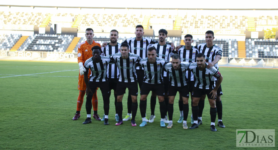 Imágenes del partido de presentación del CD. Badajoz frente al Córdoba