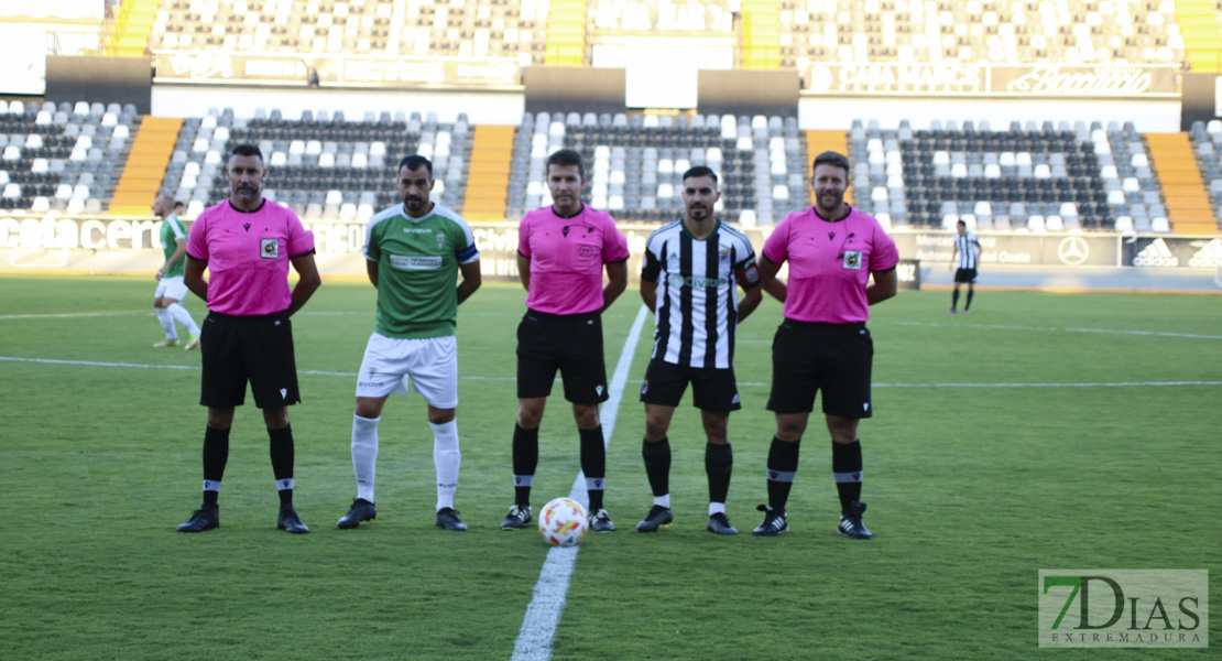 Imágenes del partido de presentación del CD. Badajoz frente al Córdoba