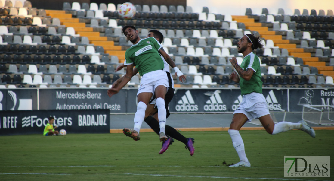 Imágenes del partido de presentación del CD. Badajoz frente al Córdoba