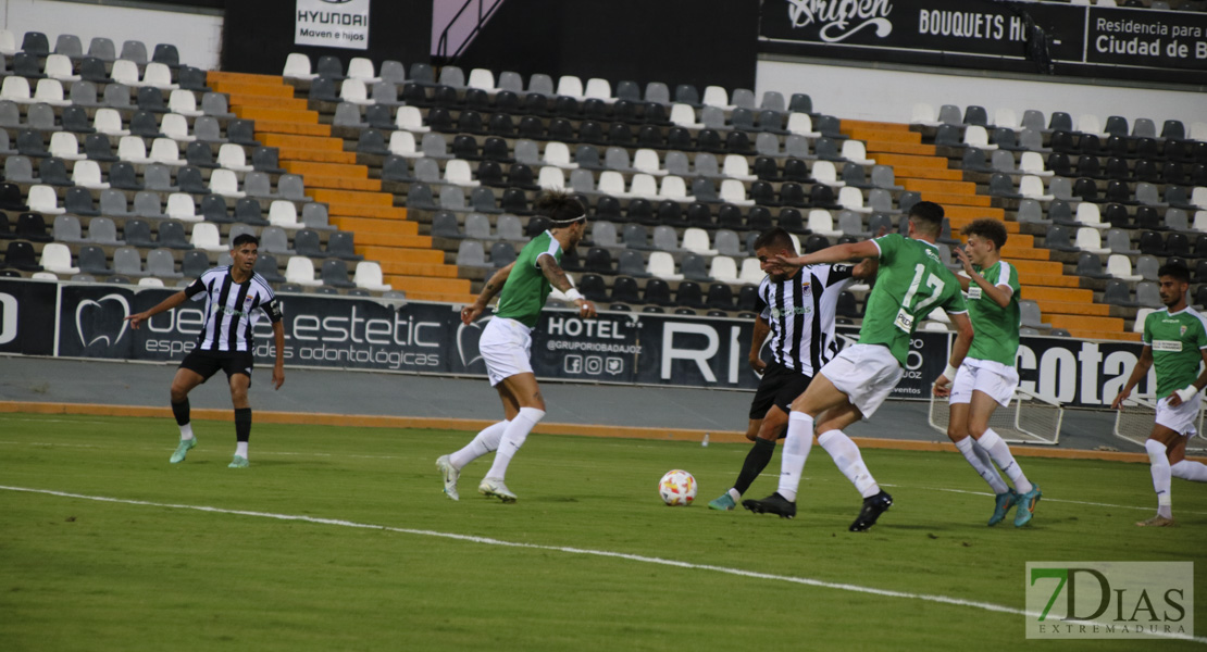 Imágenes del partido de presentación del CD. Badajoz frente al Córdoba