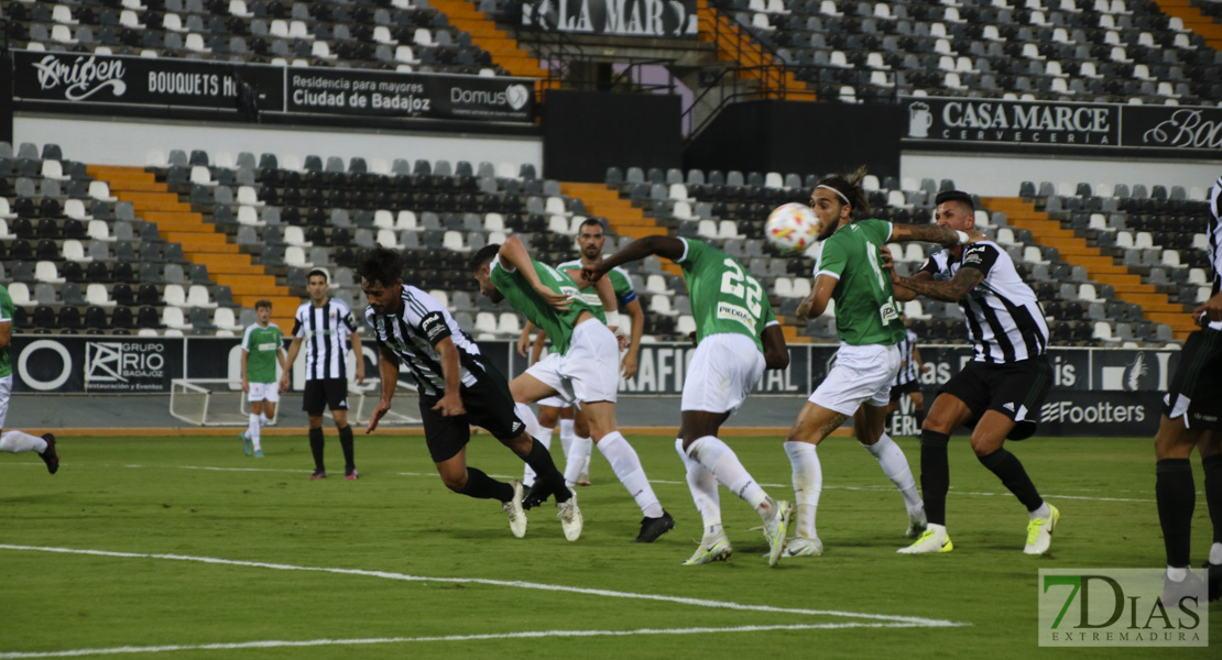 Imágenes del partido de presentación del CD. Badajoz frente al Córdoba