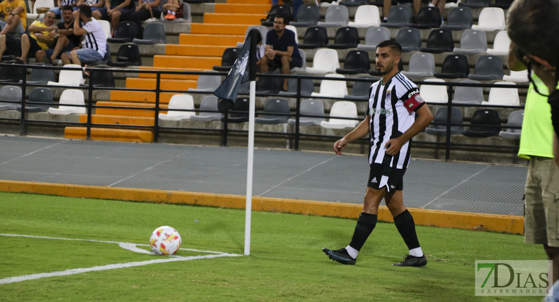 Imágenes del partido de presentación del CD. Badajoz frente al Córdoba