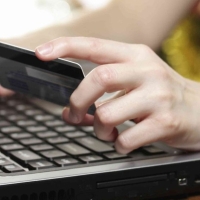 Detienen a un cibercriminal dedicado a estafar a compañías de telefonía móvil