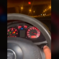 Un menor conduce un coche a más de 200 km/h y se graban orgullosos