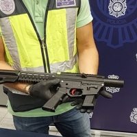 La Policía Nacional interviene un subfusil AR9