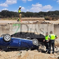 Atrapada tras un accidente en la CC-93