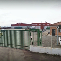 Varios trabajadores sufren quemaduras en una conservera de Puebla de la Calzada