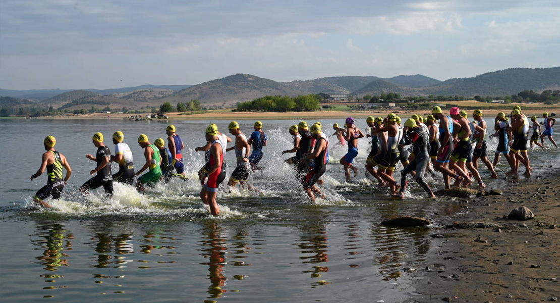 Valle y Gemio hacen frente a las cuestas para ganar el VIII Triatlón Ciudad del Temple