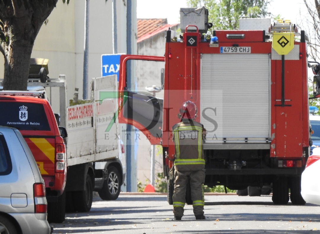 Un fuerte olor a gas alerta moviliza a la Policía y los Bomberos hasta el Cerro de Reyes