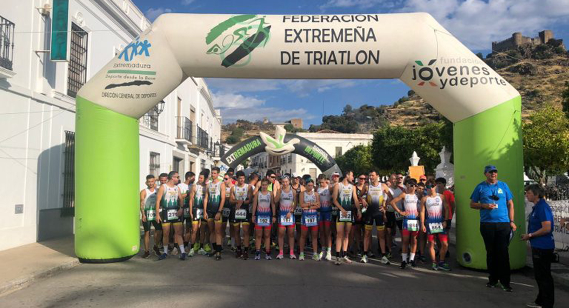 José María Álvarez y Lucía Castro ganan el I Duatlón Cros Burguillos del Cerro