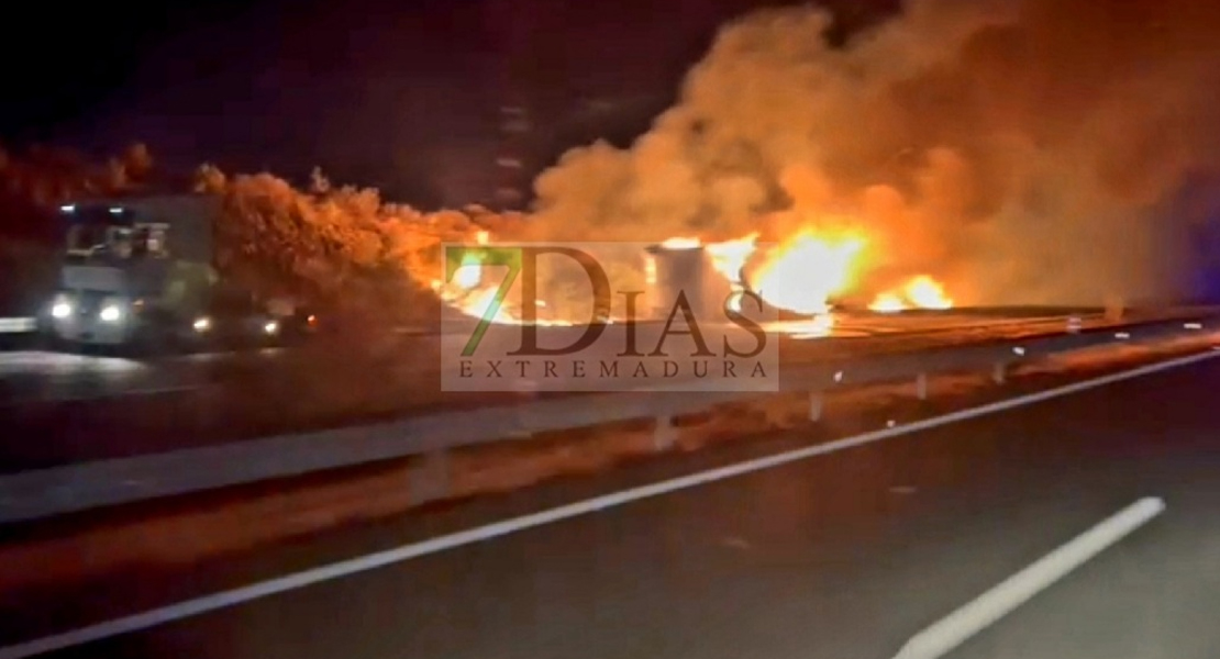 Cortado un carril de la A-66 cerca de Monesterio (Badajoz)