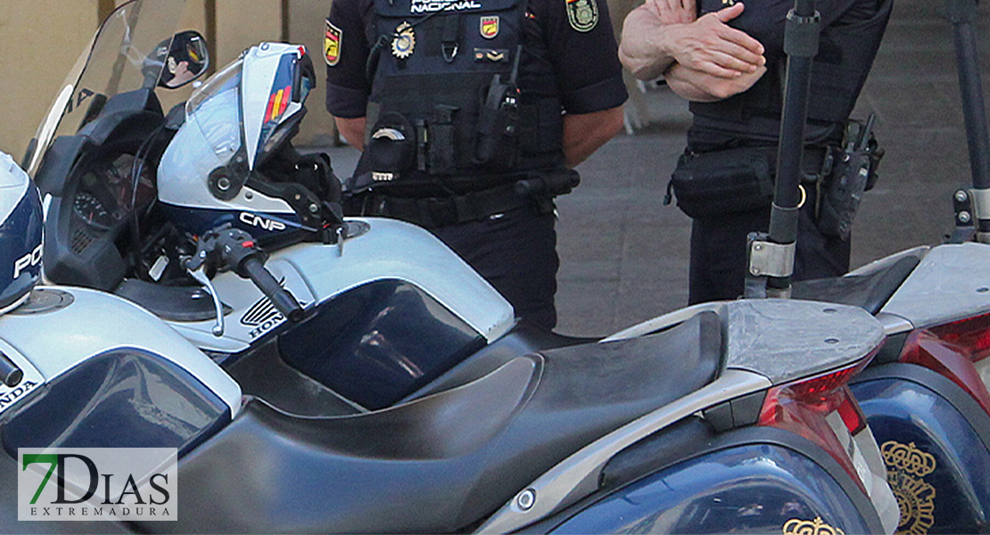 Simula el robo de su moto tras huir de la policía y casi atropellar a vecinos del Cerro de Reyes
