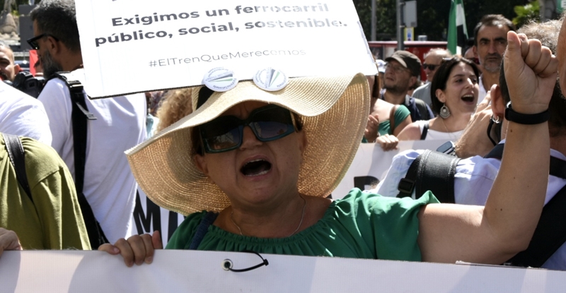 Imágenes que deja la manifestación en Madrid por un tren digno para Extremadura