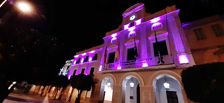 Mérida se ilumina en color lila por el Día Mundial del Alzheimer