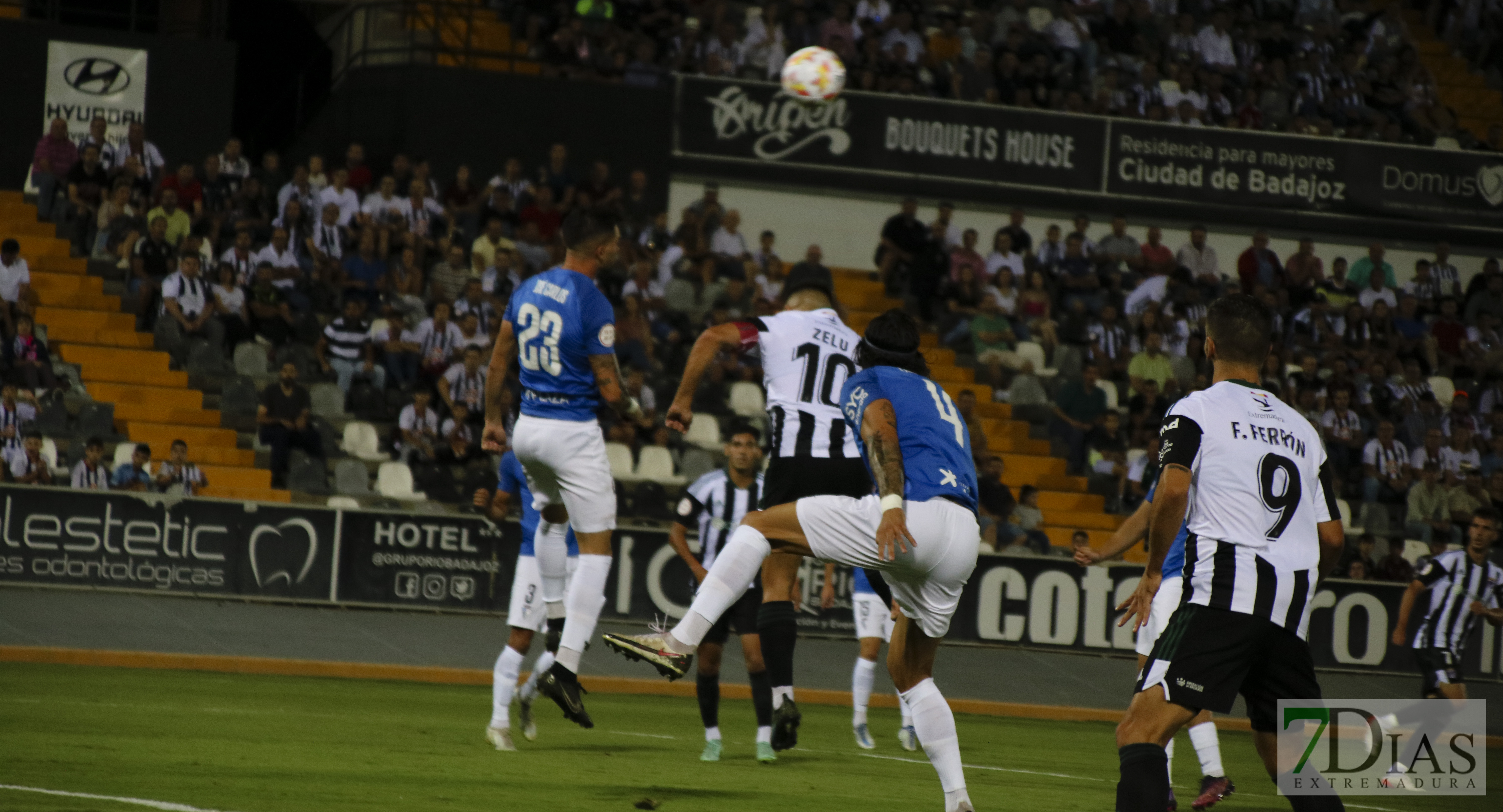 Imágenes del CD. Badajoz 1 - 1 San Fernando CD.