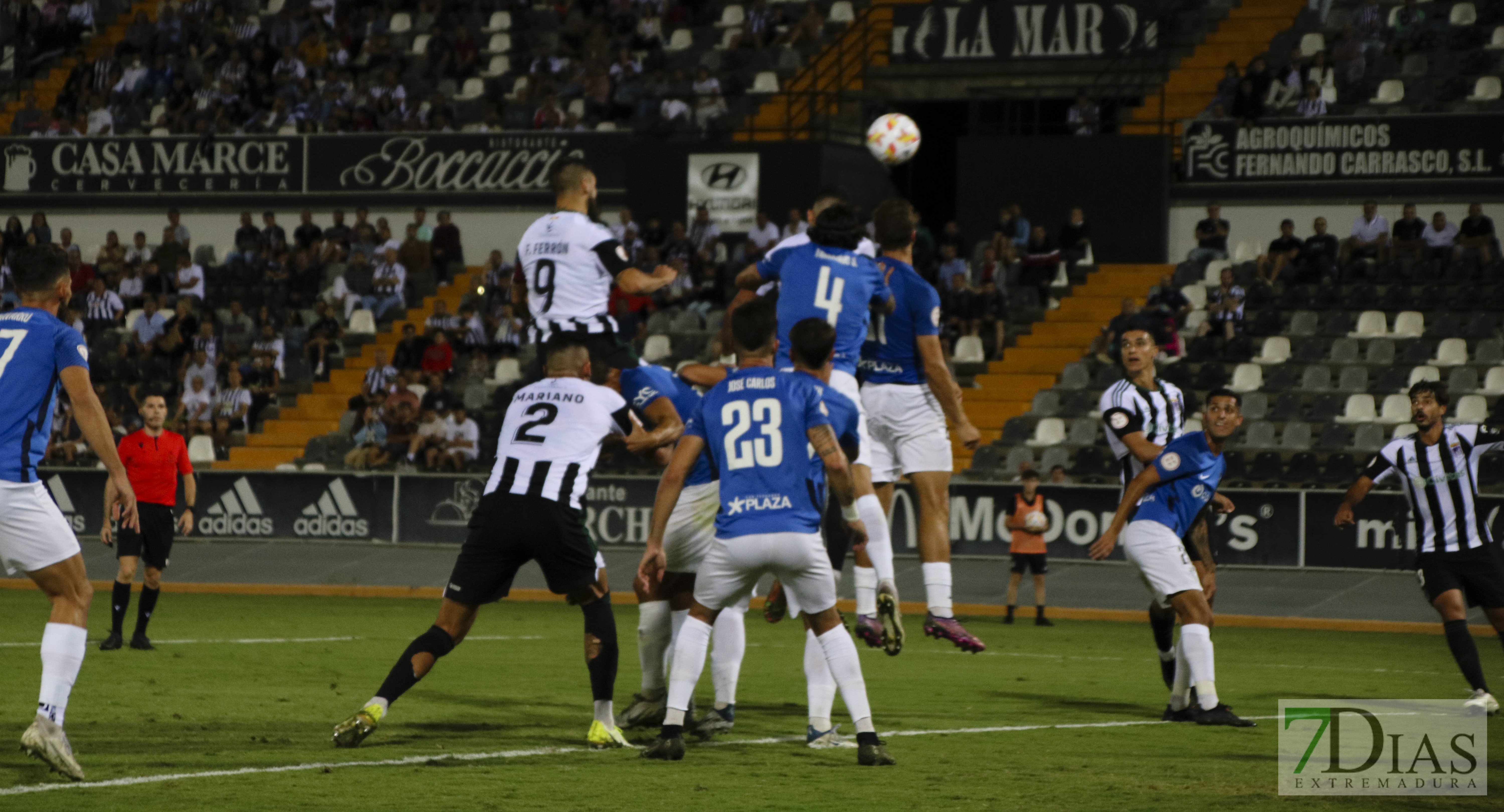 Imágenes del CD. Badajoz 1 - 1 San Fernando CD.