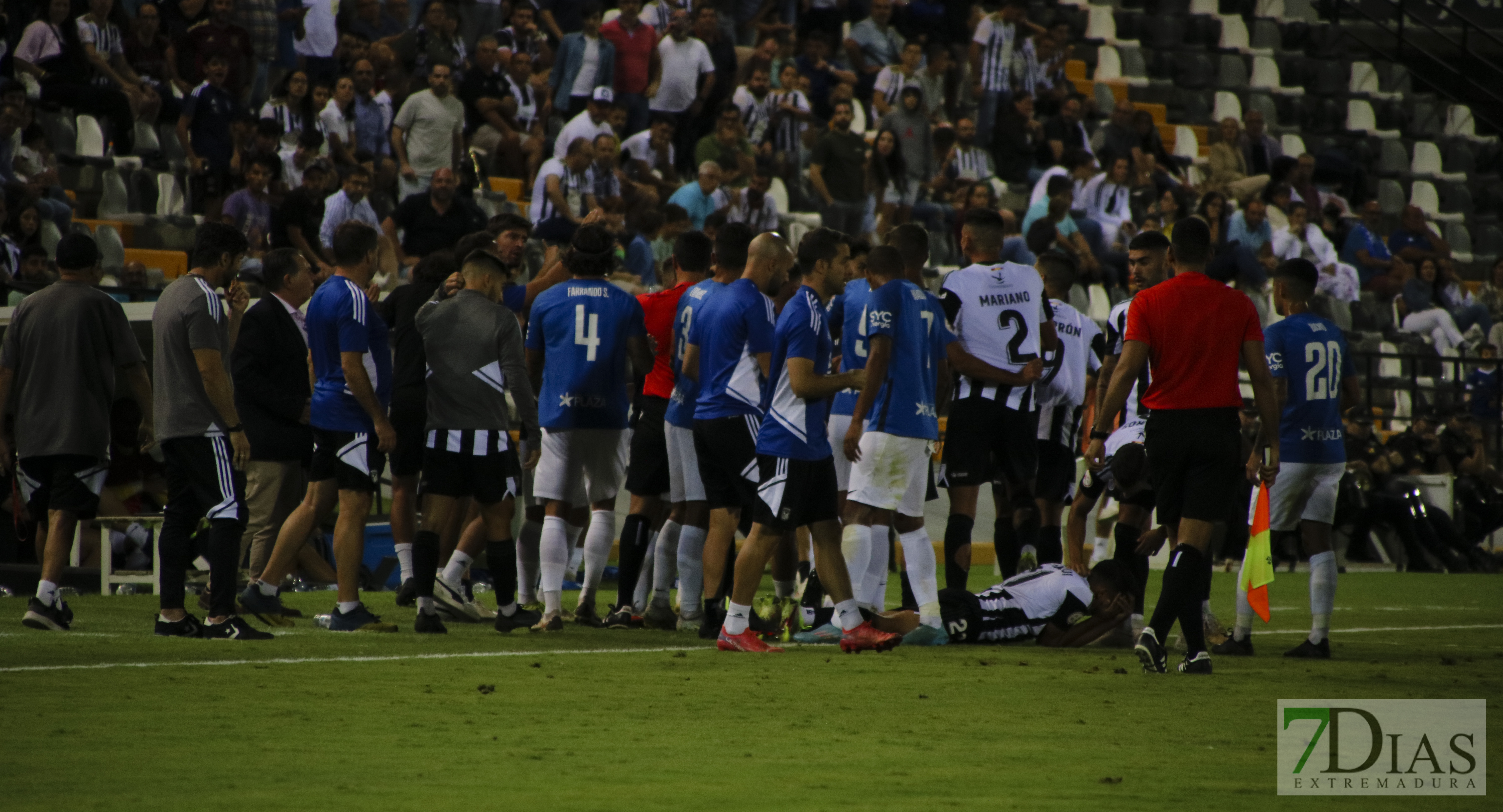 Imágenes del CD. Badajoz 1 - 1 San Fernando CD.