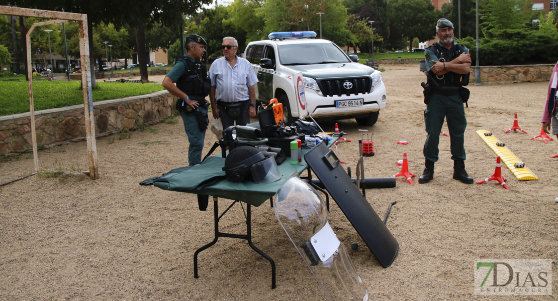 Exhibición de medios de la Guardia Civil para los usuarios de Aexpainba