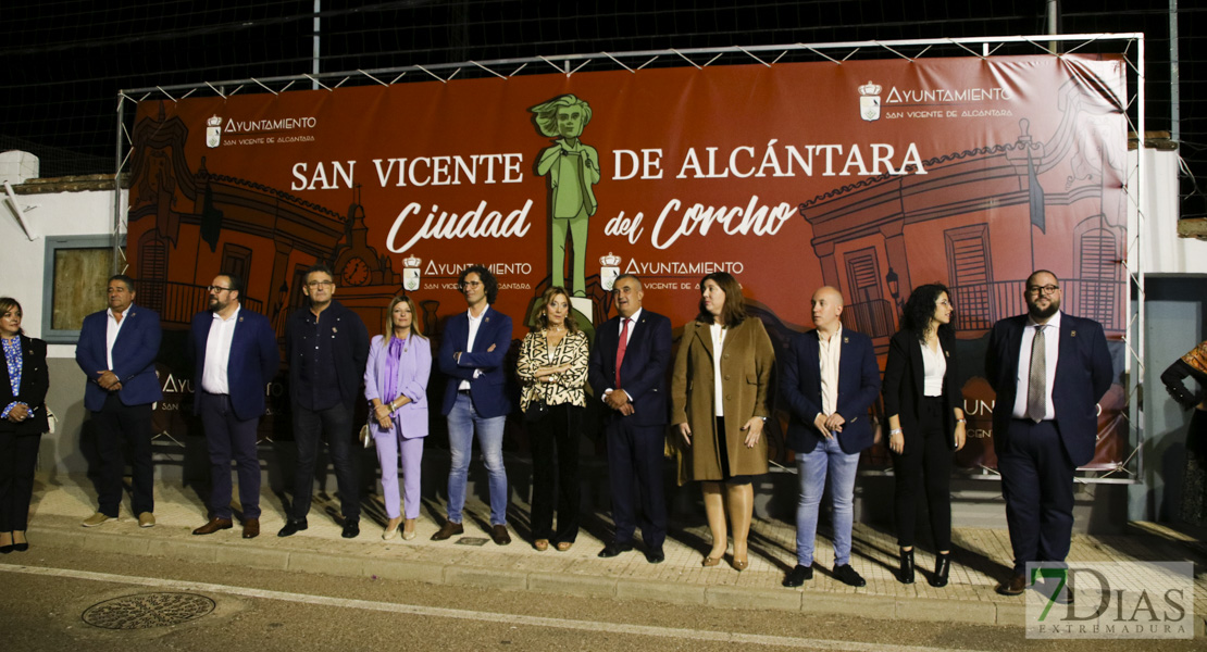 Inauguración multitudinaria de la Feria de San Miguel en San Vicente de Alcántara