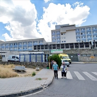 Traslado al hospital tras caer por unas escaleras mecánicas en Plasencia