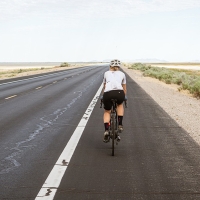 La Guardia Civil muestra que hay que hacer cuando nos encontramos ciclistas en la carretera