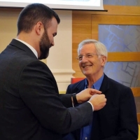 Nombran hijo predilecto de Cáceres al padre Gianni Vettori