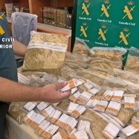 Se saltan su orden de alejamiento e intentan volver a Badajoz cargados de tabaco de contrabando