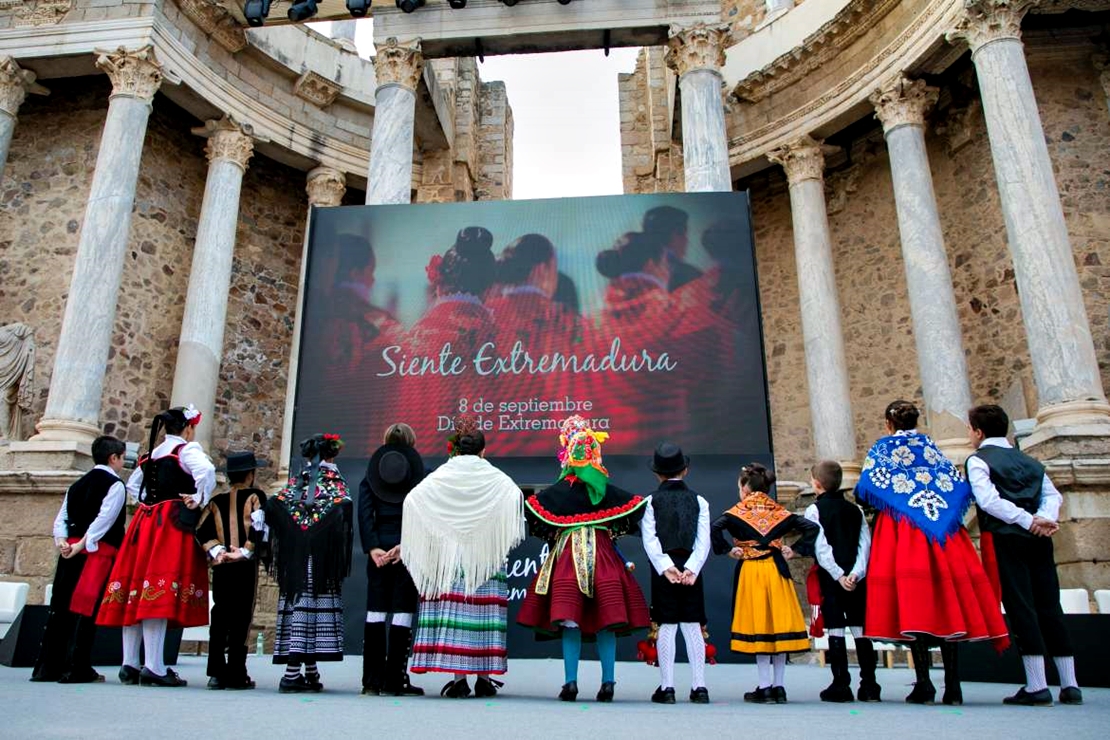 Extremadura celebra su día con muchos retos por delante