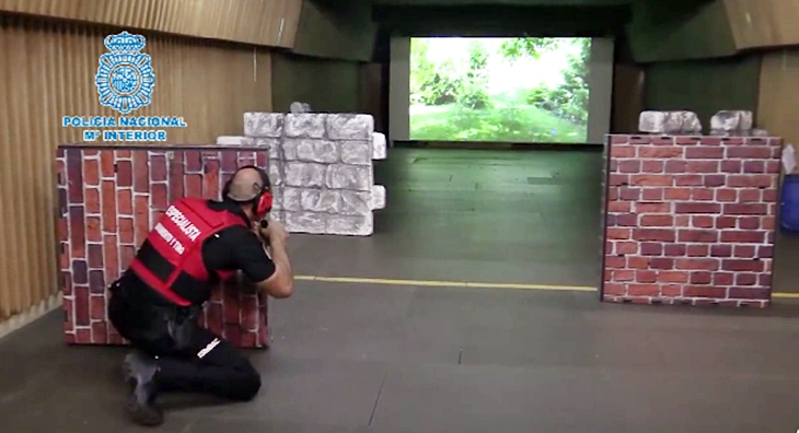 La Policía Nacional incorpora galerías de tiro virtuales para el entrenamiento de sus agentes