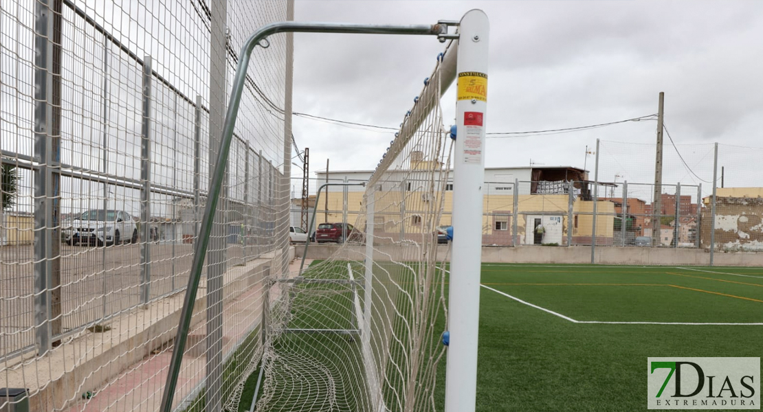 El Deportivo Cerro de Reyes no puede jugar en su campo por no tener vestuarios