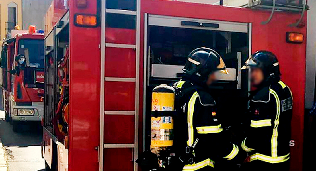 Una mujer queda atrapada en su propia casa de Olivenza por un incendio